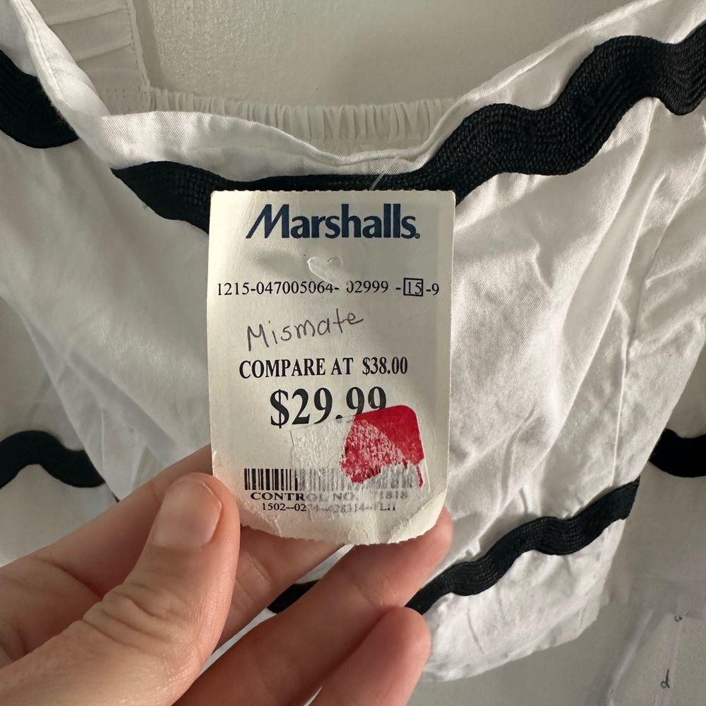 🌻 NWT Wavy Black & White Crop Top 🌻 - Picture 2 of 4